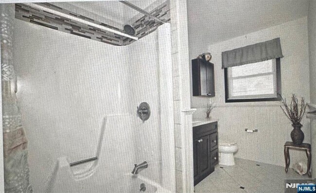 Building Photo - 15 Cottage St