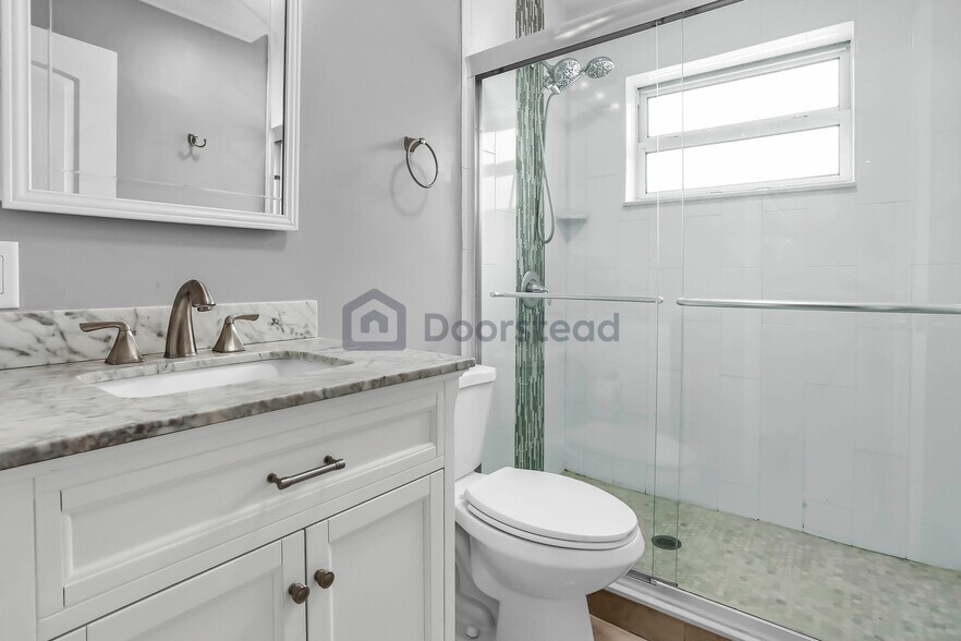 Building Photo - 241 NE 48th Ct