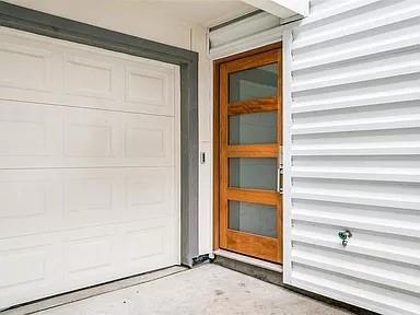 Building Photo - 1925 California Dr