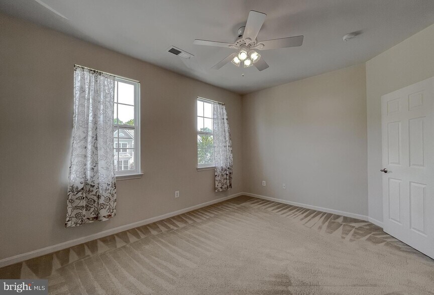 Building Photo - 44017 Swift Fox Dr