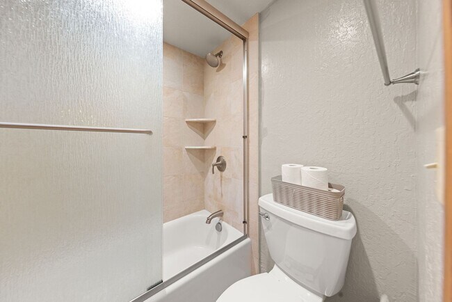 Building Photo - Alpine Meadows Winter Escape Ski Lease