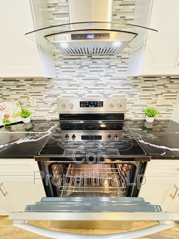 Building Photo - 129 Beechwood Ave