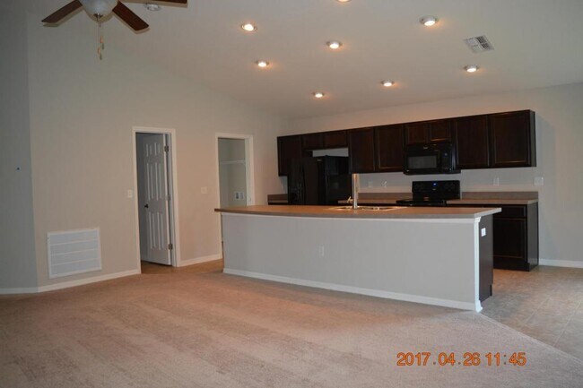 Building Photo - 3858 Fieldstone Cir