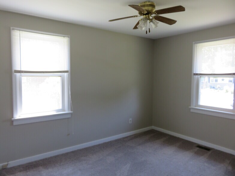 Building Photo - 4824 Belle Glade Dr