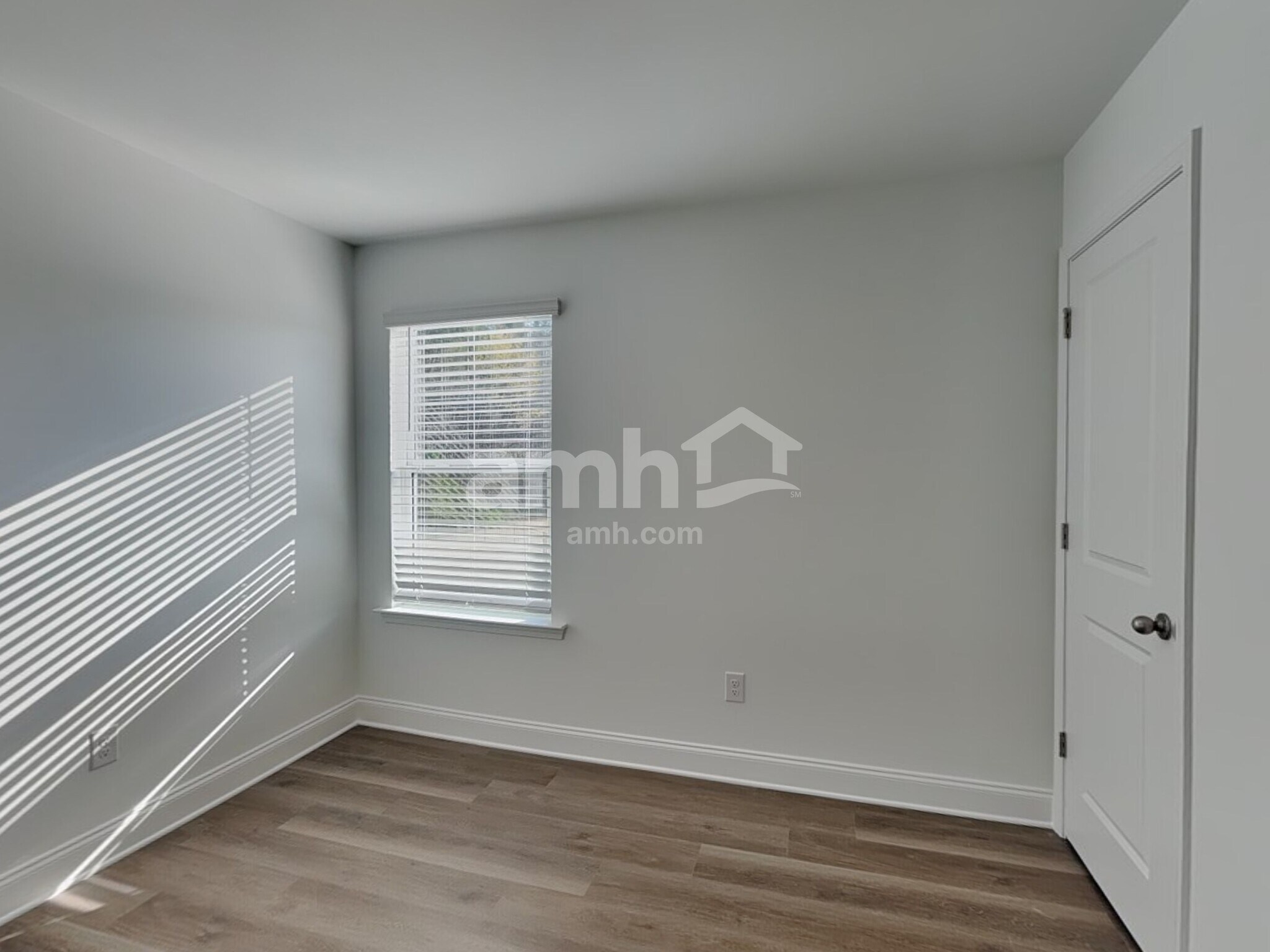 Building Photo - 1203 Livengood Wy