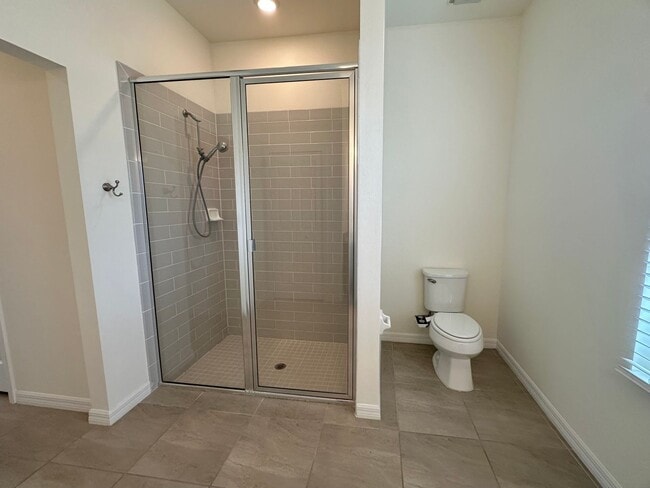 Building Photo - Huge Screened Lanai! Modern & Spacious 4 Bed 2 Bath