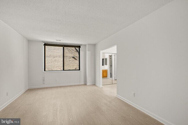 Building Photo - 3709 S George Mason Dr