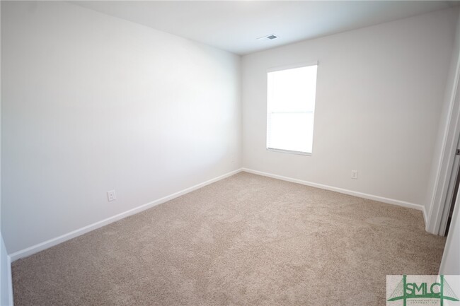 Primary Photo - 112 Red Admiral Ln
