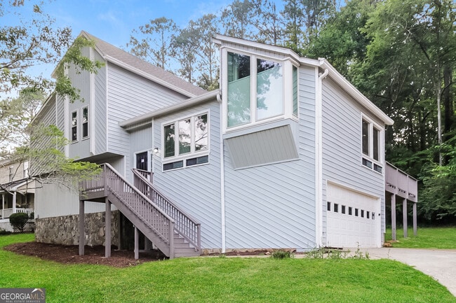 Building Photo - 587 Farmbrook Trail NE
