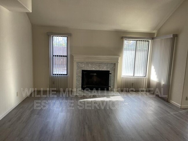 Building Photo - 1011 Snowgoose Ln