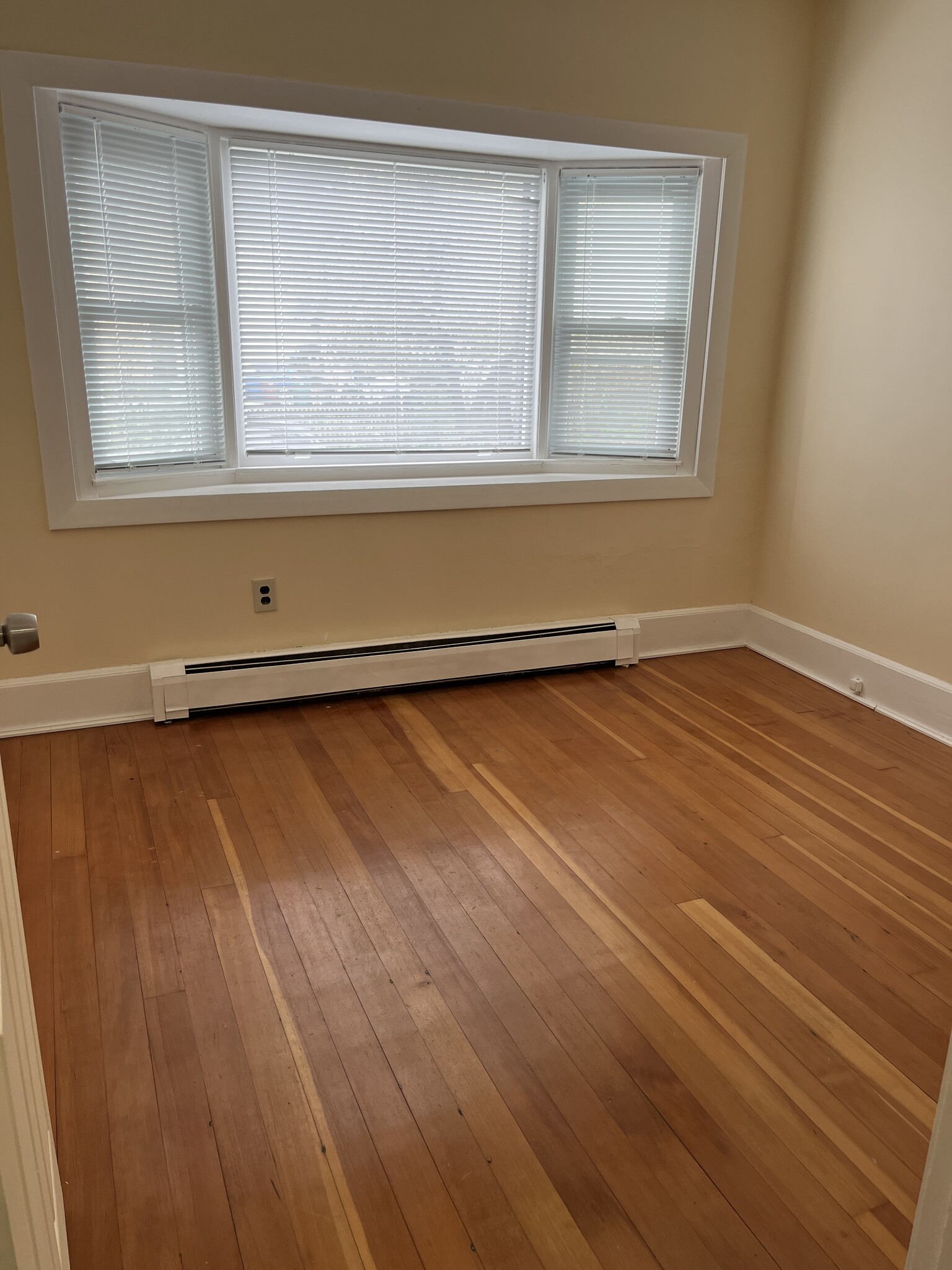 bedroom - 190 Branch St