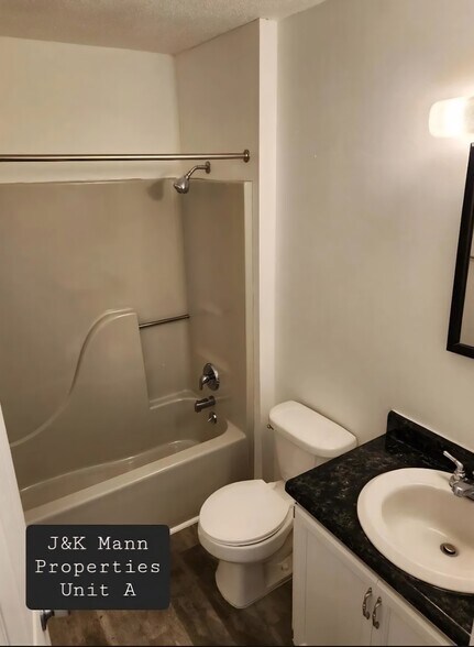 Building Photo - 5107 S Brooks Dr
