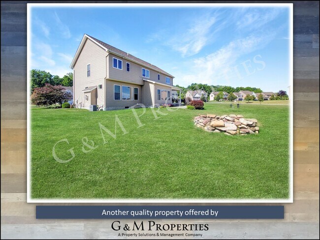 Building Photo - Rarely Available - Large Executive Rental ...