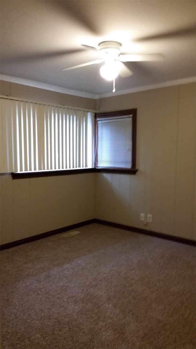 Building Photo - 4800 Kuebler Rd