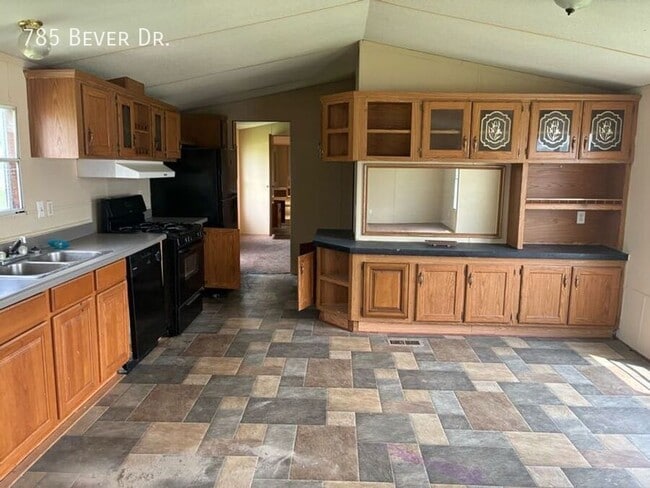 Building Photo - 785 N Bever Dr