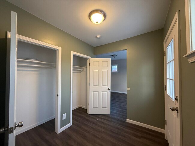 Building Photo - 349 Westminster St