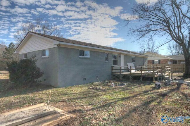 Building Photo - 15651 Eastep Rd