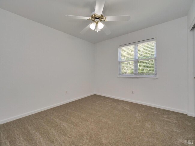 Building Photo - 3500 Crownridge Dr