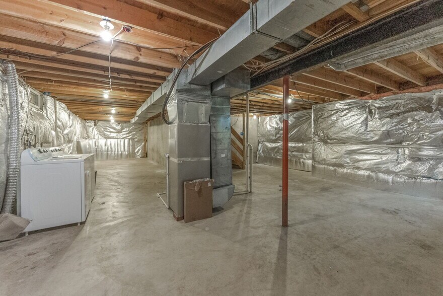 basement - 117 Bookham Ln
