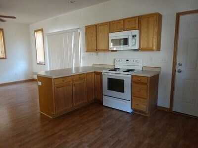 Building Photo - Lots of Rooms