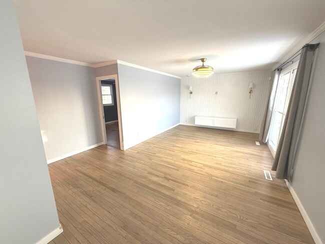 Building Photo - 2106 Tepee Ave