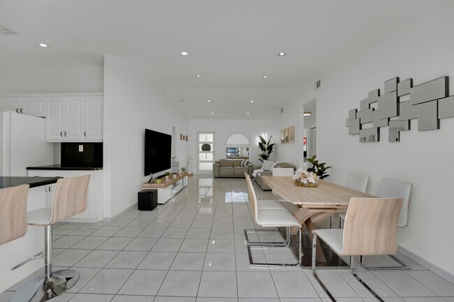 Building Photo - 17255 NW 72nd Ct