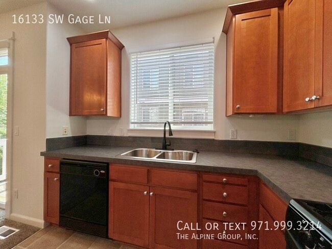 Building Photo - 16133 SW Gage Ln