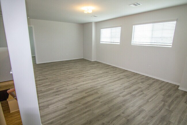 Building Photo - 18530 Boomi Ravine Trl