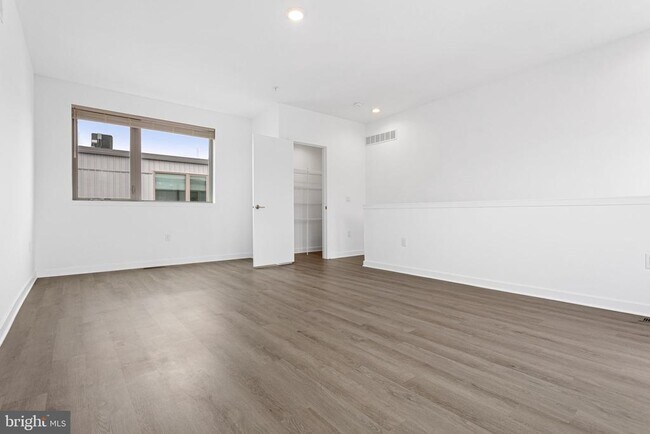 Building Photo - 3121 Beachview Ln