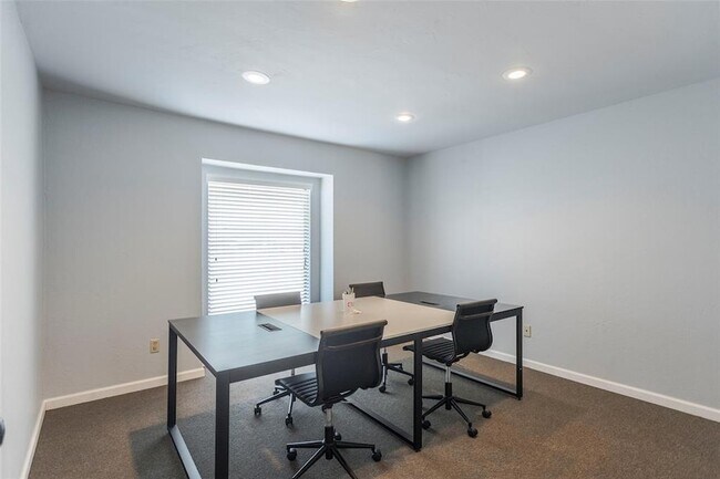 Building Photo - 1700 E State Hwy 152