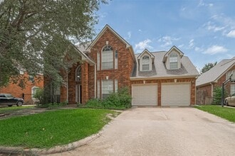 Building Photo - 1327 W Forest Dr