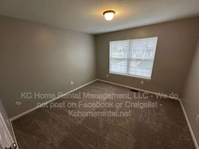 Building Photo - 1955 N 80th Ct