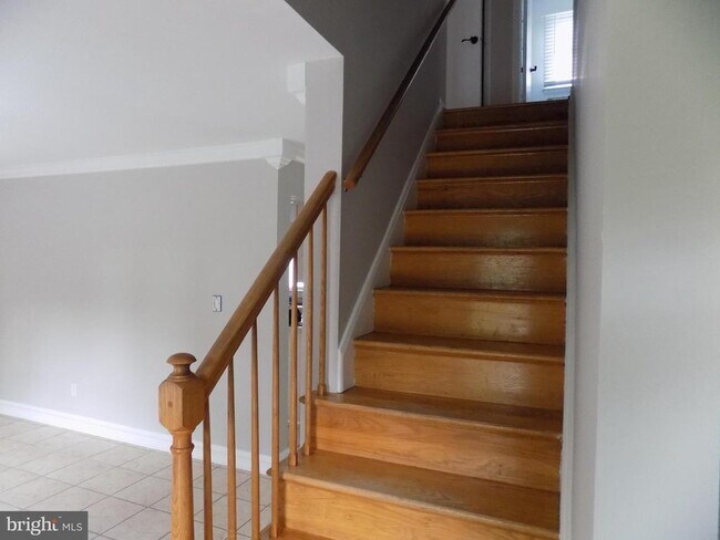 Building Photo - 313 Glenville Rd