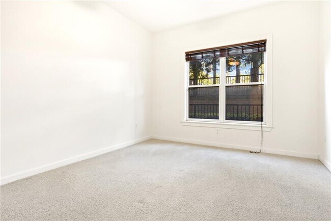 Building Photo - 870 Inman Vlg Pkwy NE