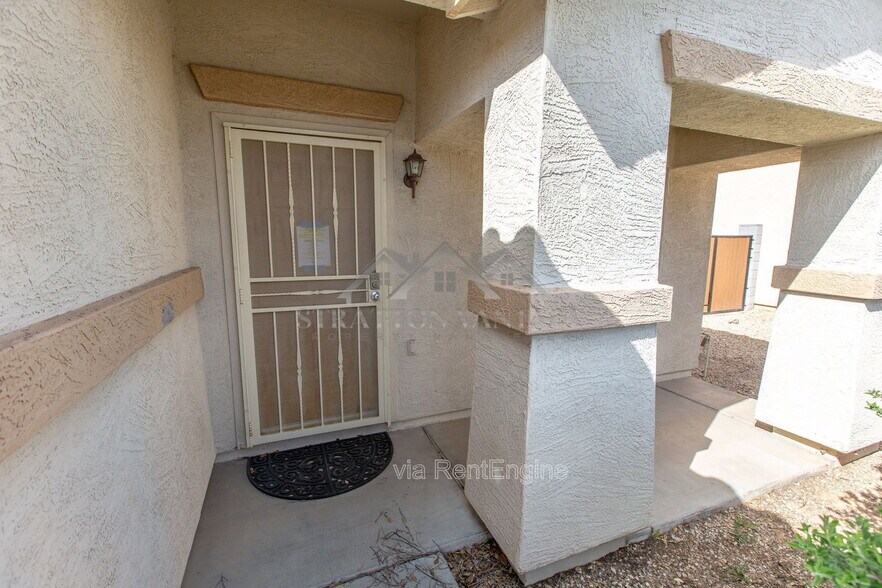 Building Photo - 9630 W Kingman St