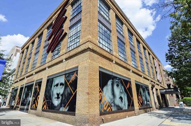 Building Photo - 1619 R St NW