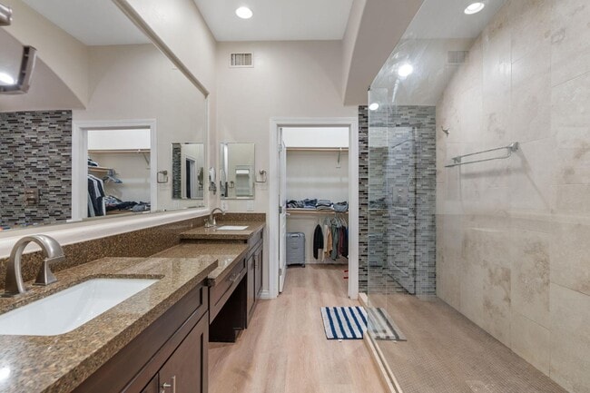 Building Photo - 14450 N Thompson Peak Pkwy