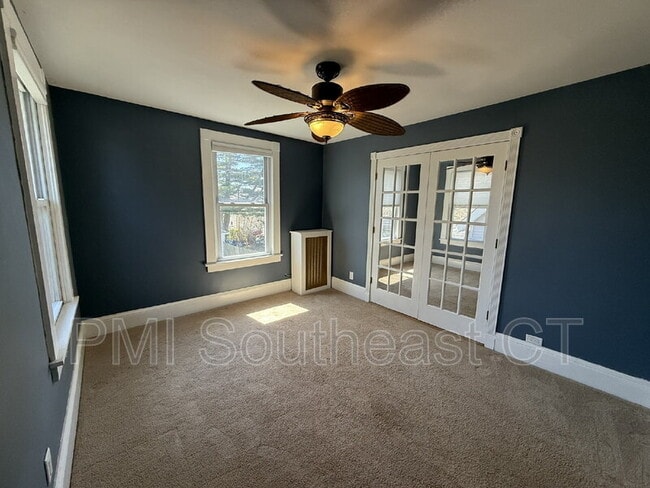 Building Photo - 86 School St