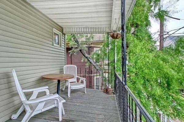 Building Photo - 18 Walnut Rd