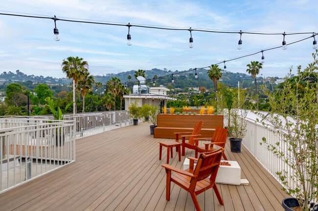 Building Photo - 10867 Fruitland Dr