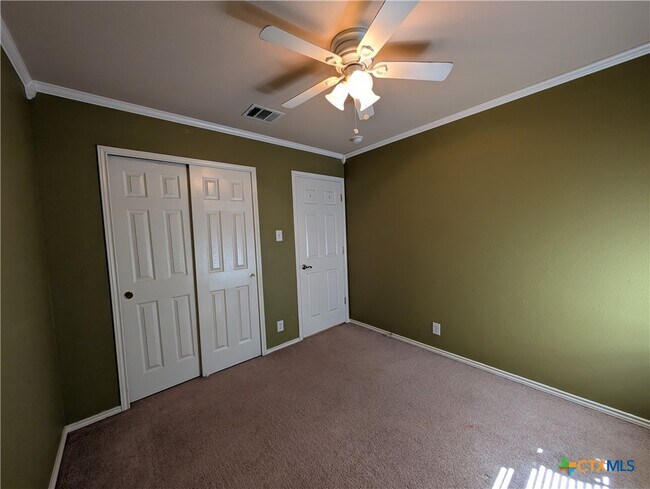 Building Photo - 369 Starling Creek