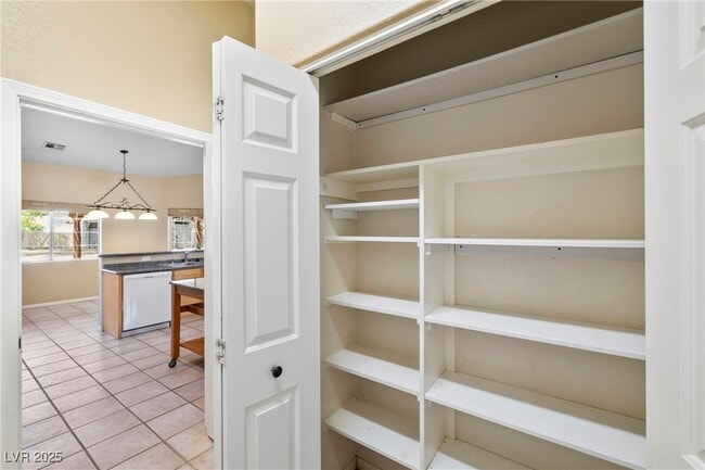 Building Photo - 6171 Starlight Dr
