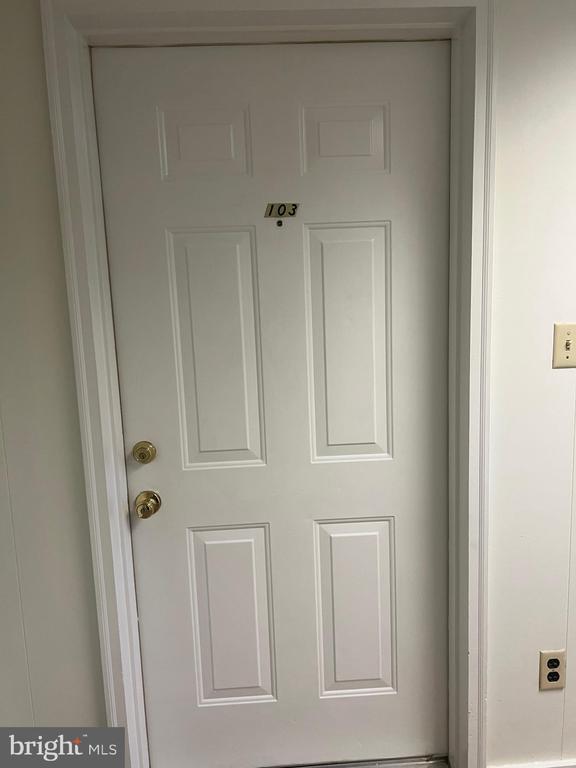 Primary Photo - 103 Thompson Ln