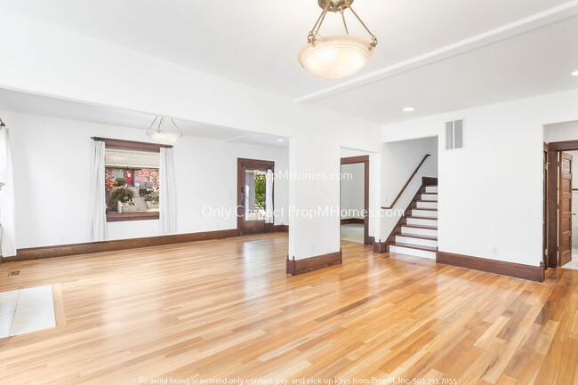 Building Photo - Spacious Large Sanctuary in SE Portland’s ...