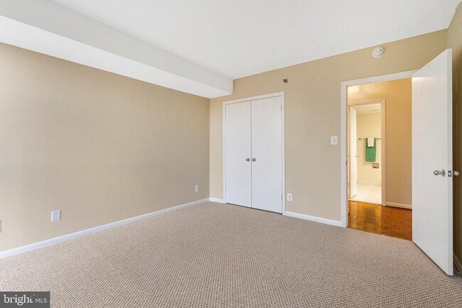 Building Photo - 1016 S Wayne St