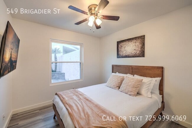Building Photo - 549 Brigadier St