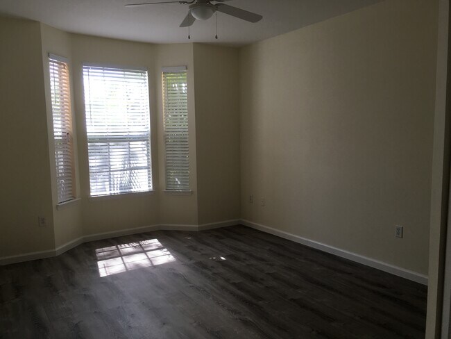 Building Photo - 12879 Madison Pointe Cir