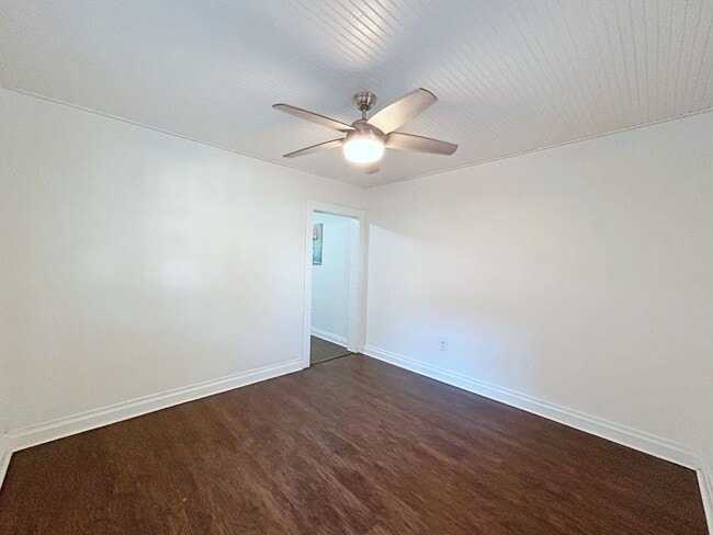 Building Photo - 1 Bedroom Duplex In Capital Heights