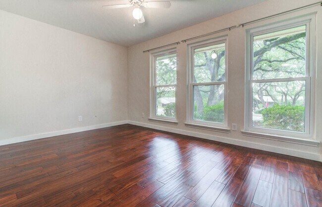 Building Photo - 2300 Cypress Point E