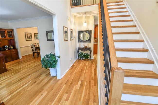 Building Photo - 1865 Oak Tree Hollow